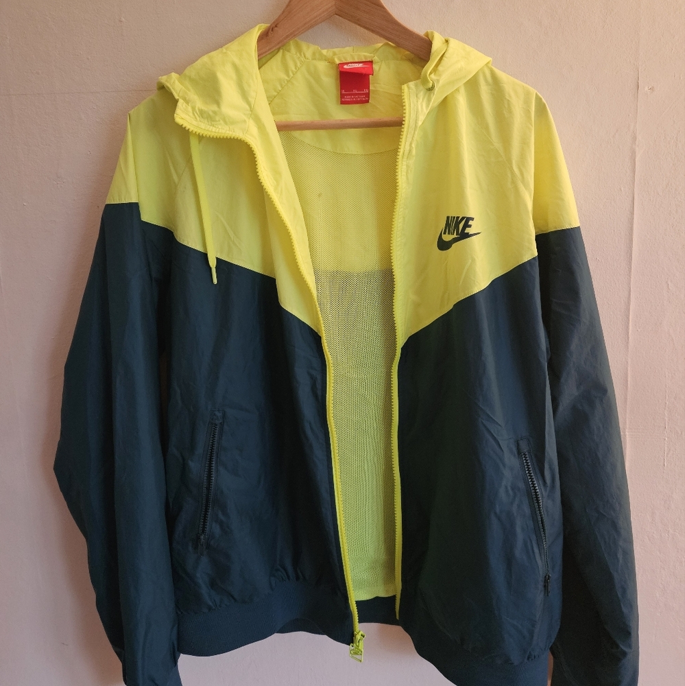 Nike Hooded Windbreaker